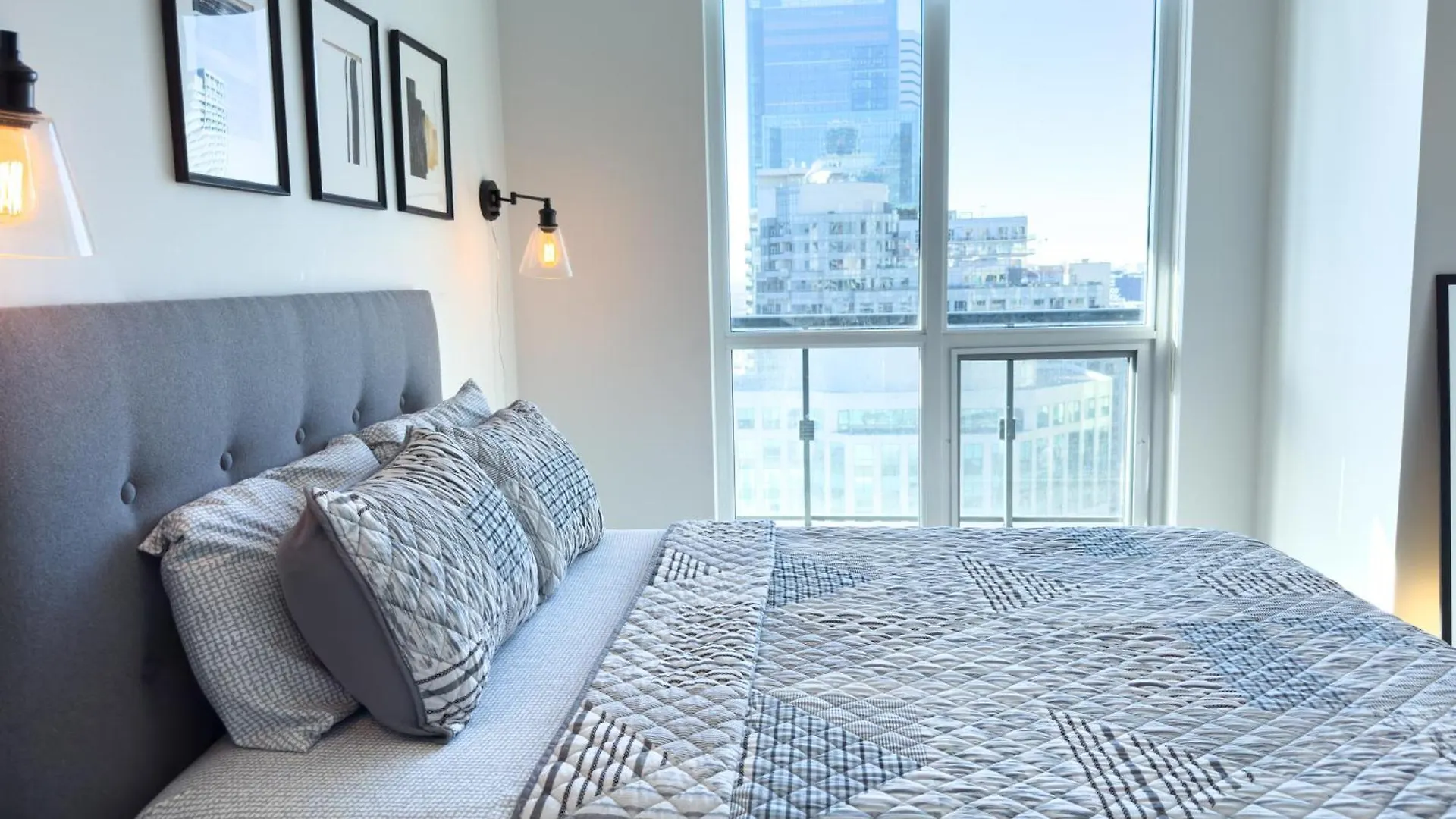 Luxurious 2 Beds Near Cn Tower Scotia Arena Rogers Centre & Free Parking Apartment Toronto 0*,  Canada