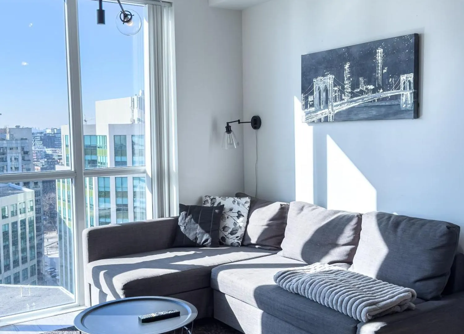 Luxurious 2 Beds Near Cn Tower Scotia Arena Rogers Centre & Free Parking Apartment Toronto Canada
